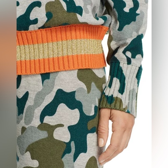 AQUA Camo Hooded Sweatshirt Bloomingdale’s Exclusive Urban Chic Athleisure - XS - Picture 3 of 10